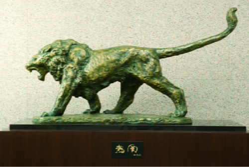 Company Spirit / Lion statue (bronze)
